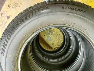 215-65-16  Bridgestone Blizzak VRX2 