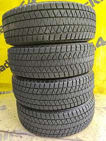 215-70-16  Bridgestone Blizzak DM-V3