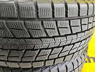 225-65-17 Dunlop Winter Maxx SJ8