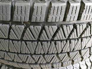215-70-16  Bridgestone Blizzak DM-V3